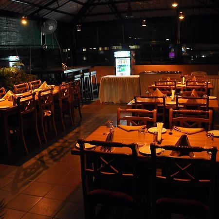 Malles Manotaa Chennai Exterior photo