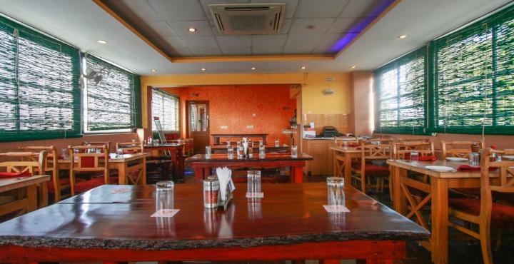 Malles Manotaa Chennai Exterior photo