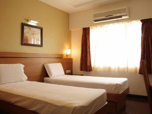 Malles Manotaa Chennai Exterior photo